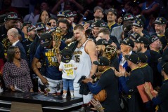 网友说杜兰特没冠就和巴克利一样，杜兰特：巴克利是篮球传奇人物